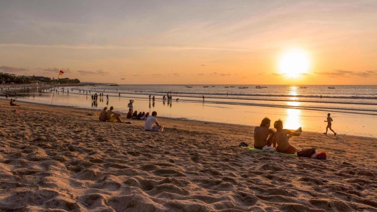 Hotel Swiss-Belexpress Kuta Legian Zewnętrze zdjęcie