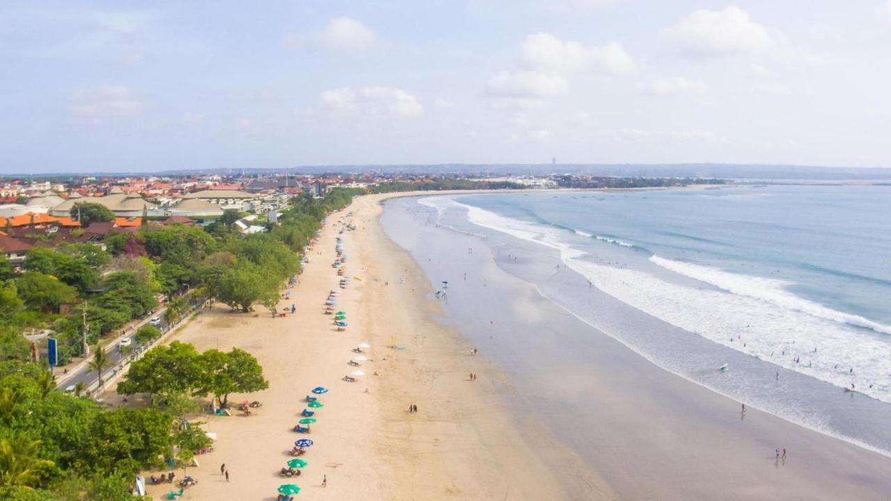 Hotel Swiss-Belexpress Kuta Legian Zewnętrze zdjęcie