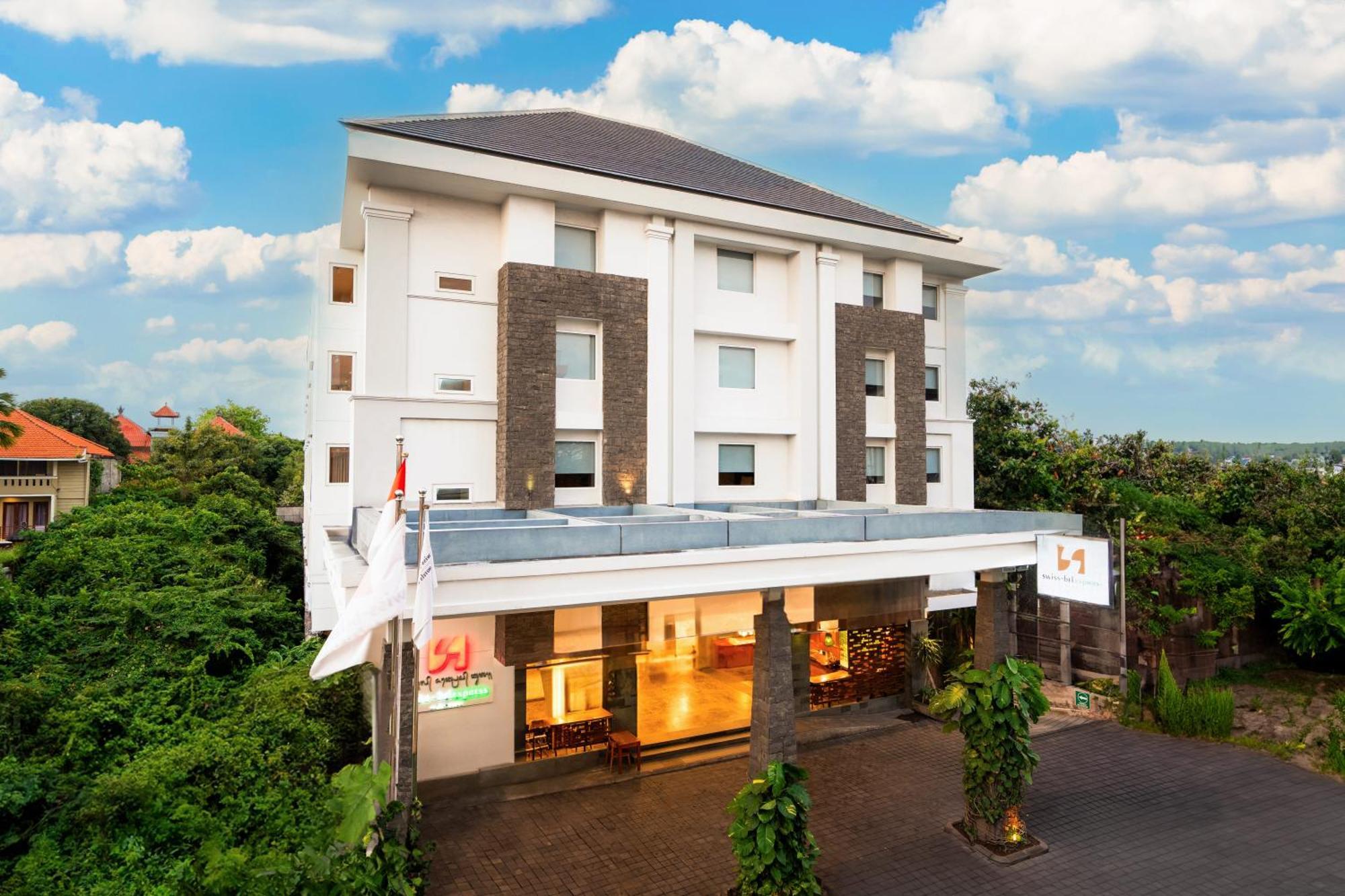 Hotel Swiss-Belexpress Kuta Legian Zewnętrze zdjęcie