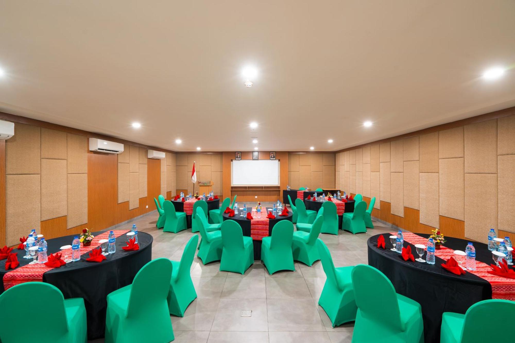 Hotel Swiss-Belexpress Kuta Legian Zewnętrze zdjęcie