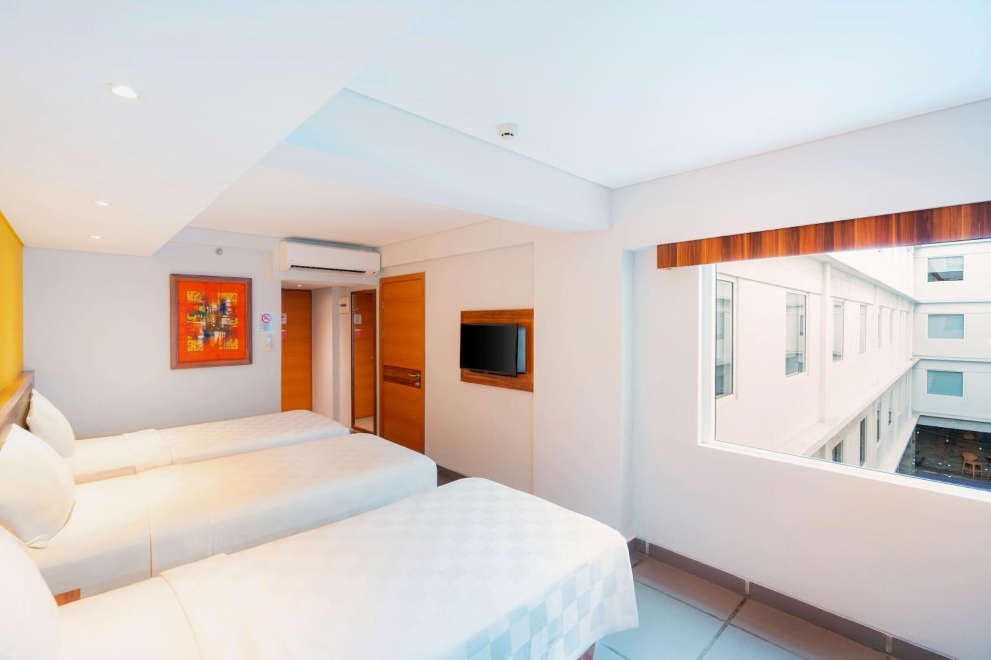 Hotel Swiss-Belexpress Kuta Legian Zewnętrze zdjęcie